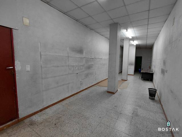 Local comercial en Alquiler en San Adrián