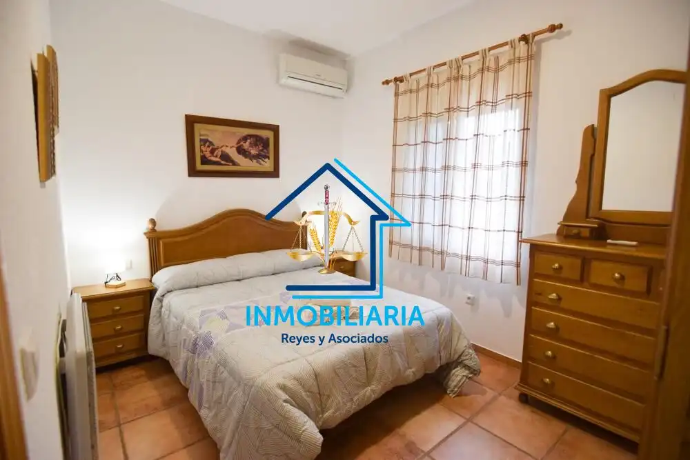 Dormitori de Casa o xalet en venda en Córdoba amb Aire condicionat, Terrassa i Piscina