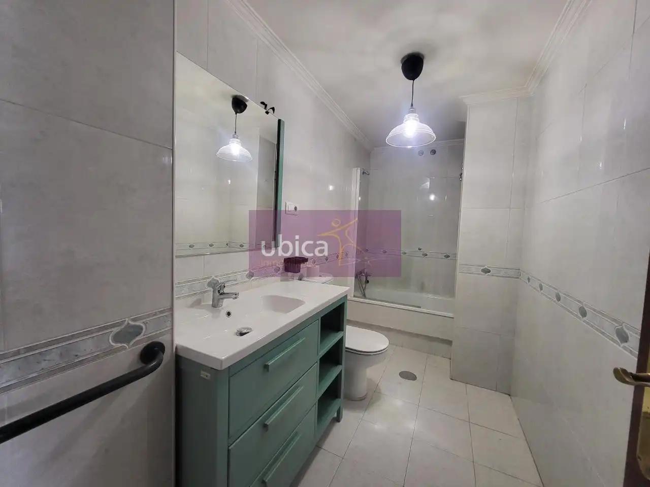 Bathroom of Attic for sale in Vigo   with Heating, Parquet flooring and Terrace