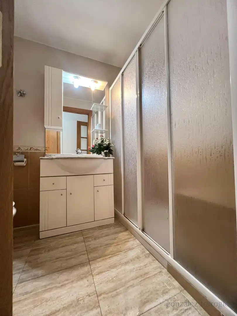 Badezimmer von Wohnung zum Verkauf in Lorca