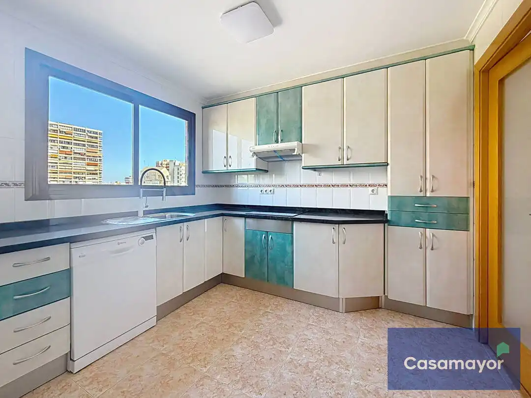 Kitchen of Flat for rent in Alicante / Alacant  with Air Conditioner, Heating and Private garden