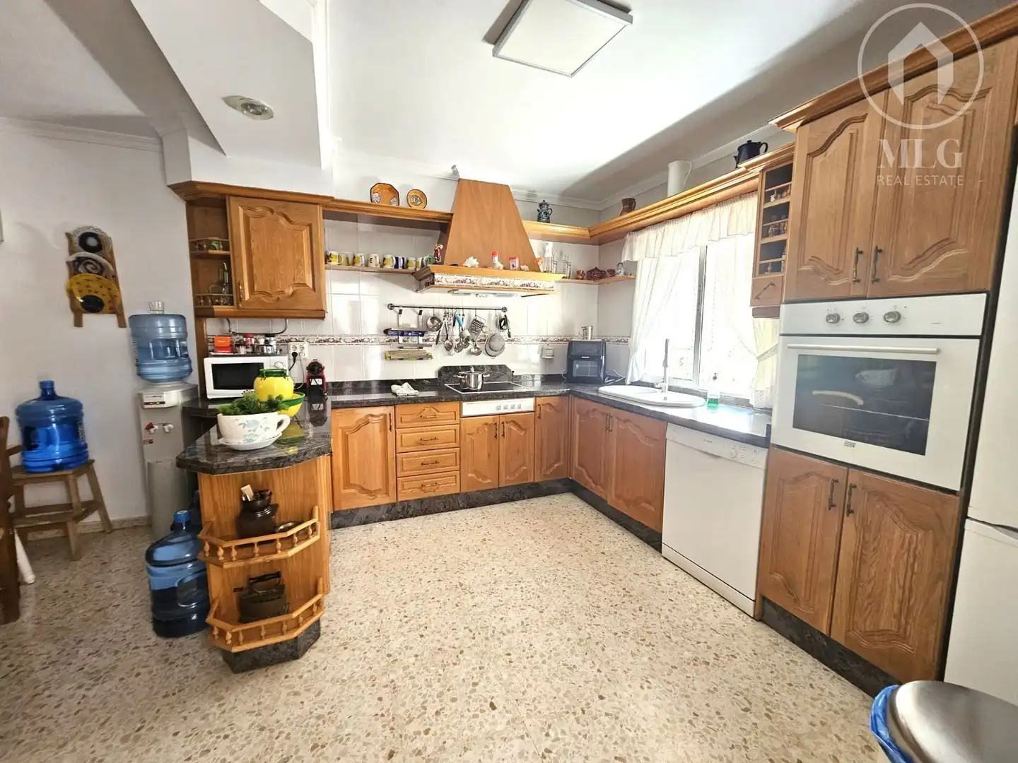 Cocina de Casa adosada en venta en Alhaurín de la Torre con Aire acondicionado y Amueblado