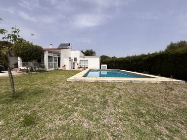 Villa con piscina in vendita a Avenida Parque Selwo s/n