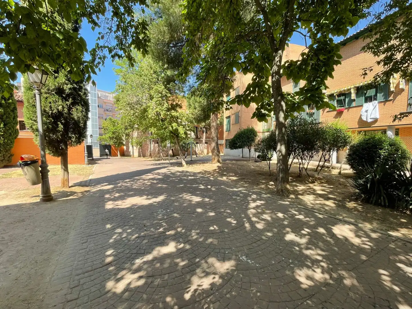Vista exterior de Piso de alquiler en Alcalá de Henares con Calefacción, Parquet y Amueblado