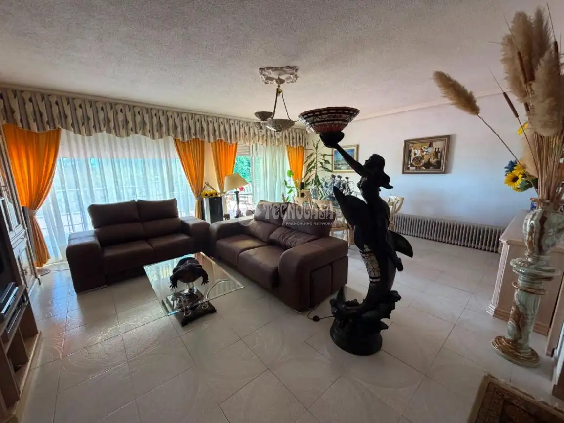 Living room of Houses for sale in Paracuellos de Jarama  with Heating