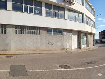 Local commercial à vendre à CELSO EMILIO FERREIRO 38