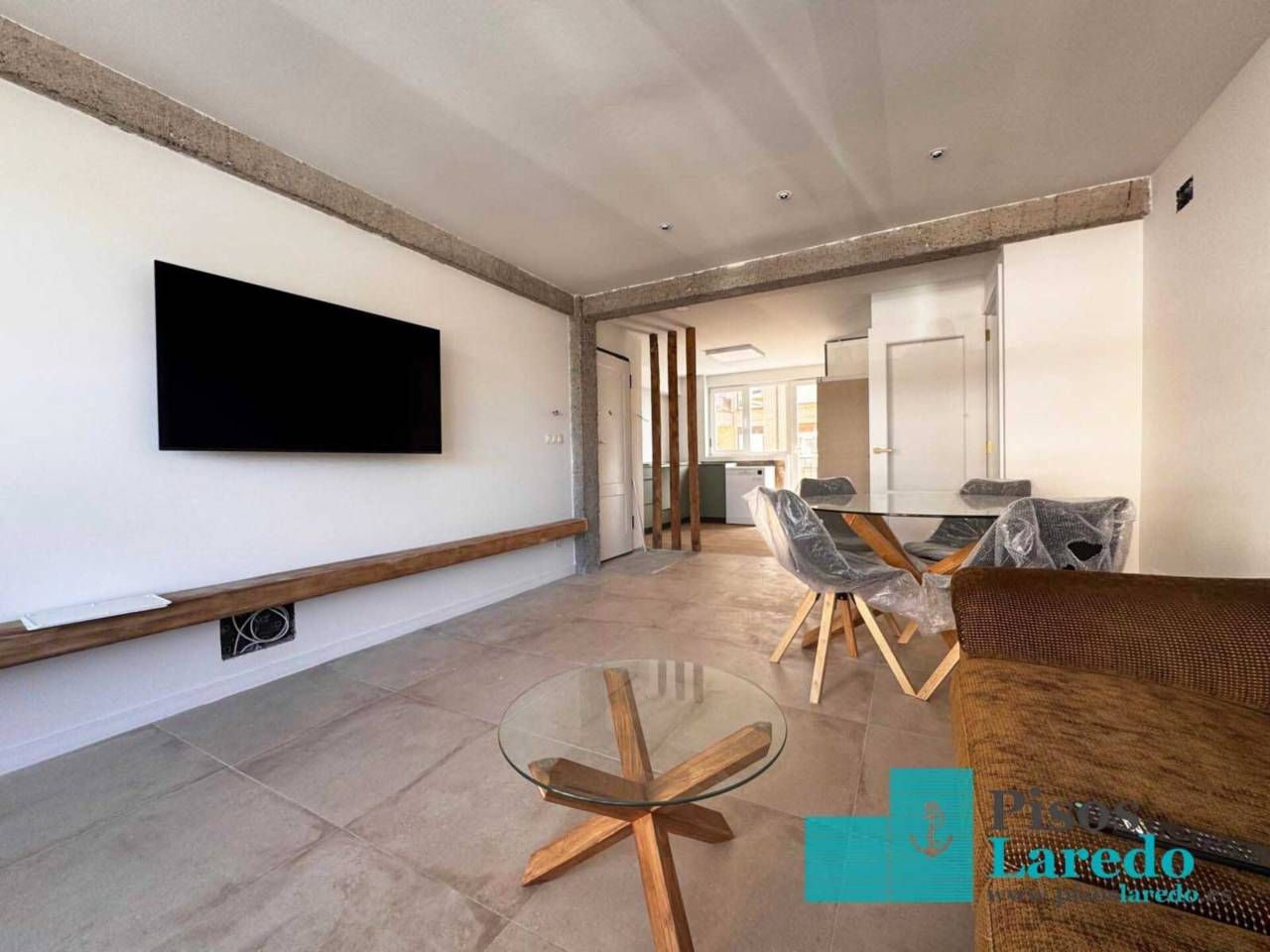 Living room of Flat for sale in Laredo  with Heating, Terrace and Furnished