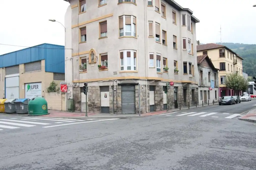 Exterior view of Commercial properties for rent in Basauri 