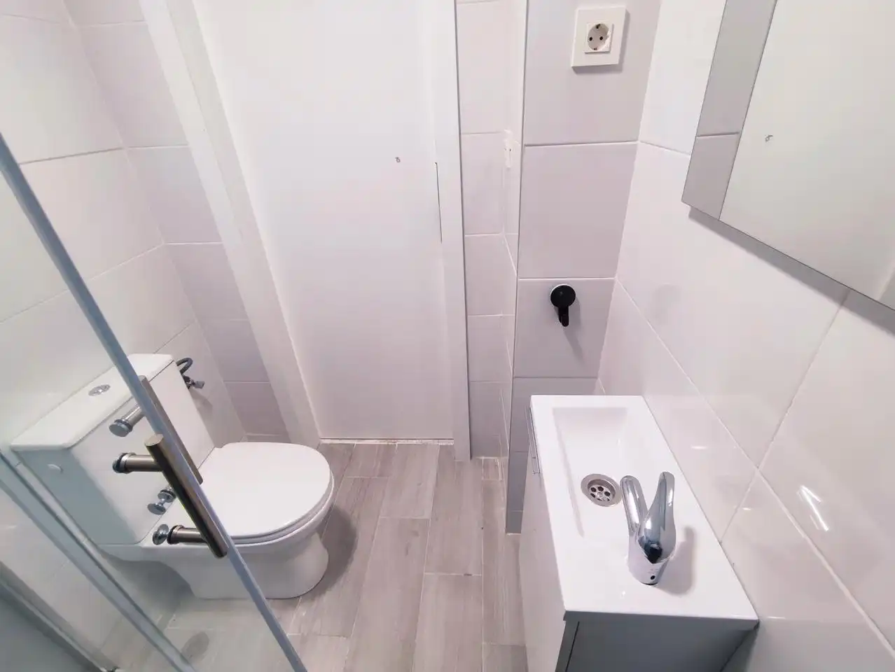 Habitación en Julio Moreno Dávila, Cartuja