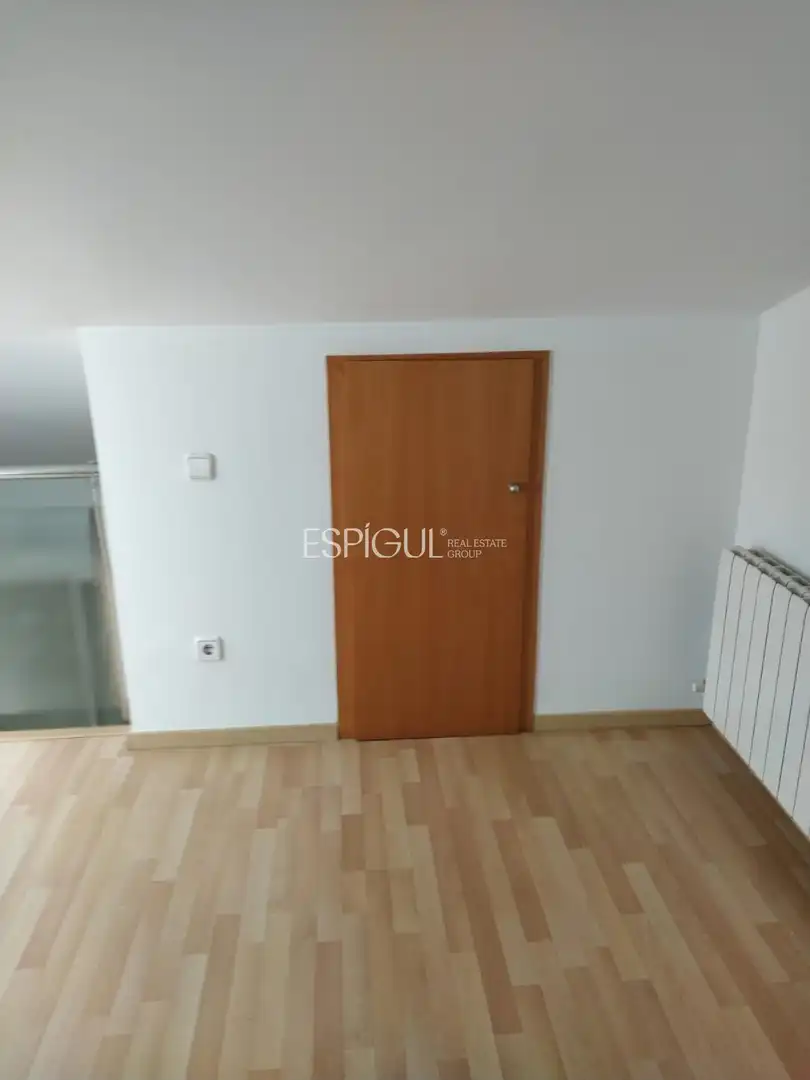 Maisonette zum Verkauf in Girona mit Klimaanlage, Heizung und Parkett