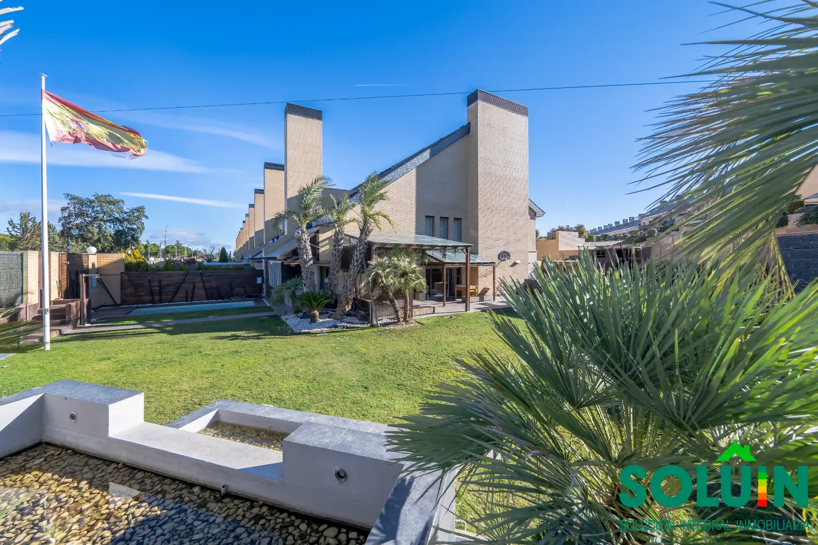 Exterior view of Houses for sale in Pozuelo de Alarcón  with Air Conditioner, Heating and Private garden