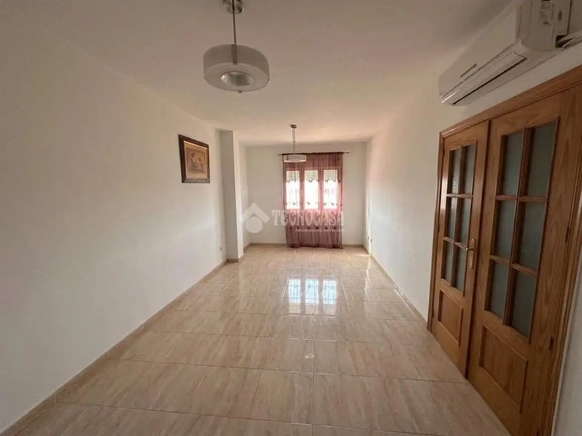 Casa bifamiliare con terrazza in vendita a Mengíbar, imagen 7