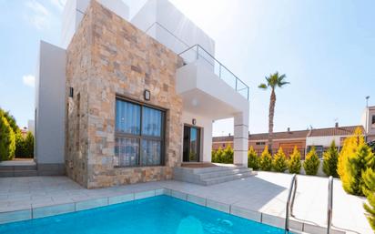 Swimming pool of House or chalet for sale in Los Alcázares  with Air Conditioner, Heating and Private garden