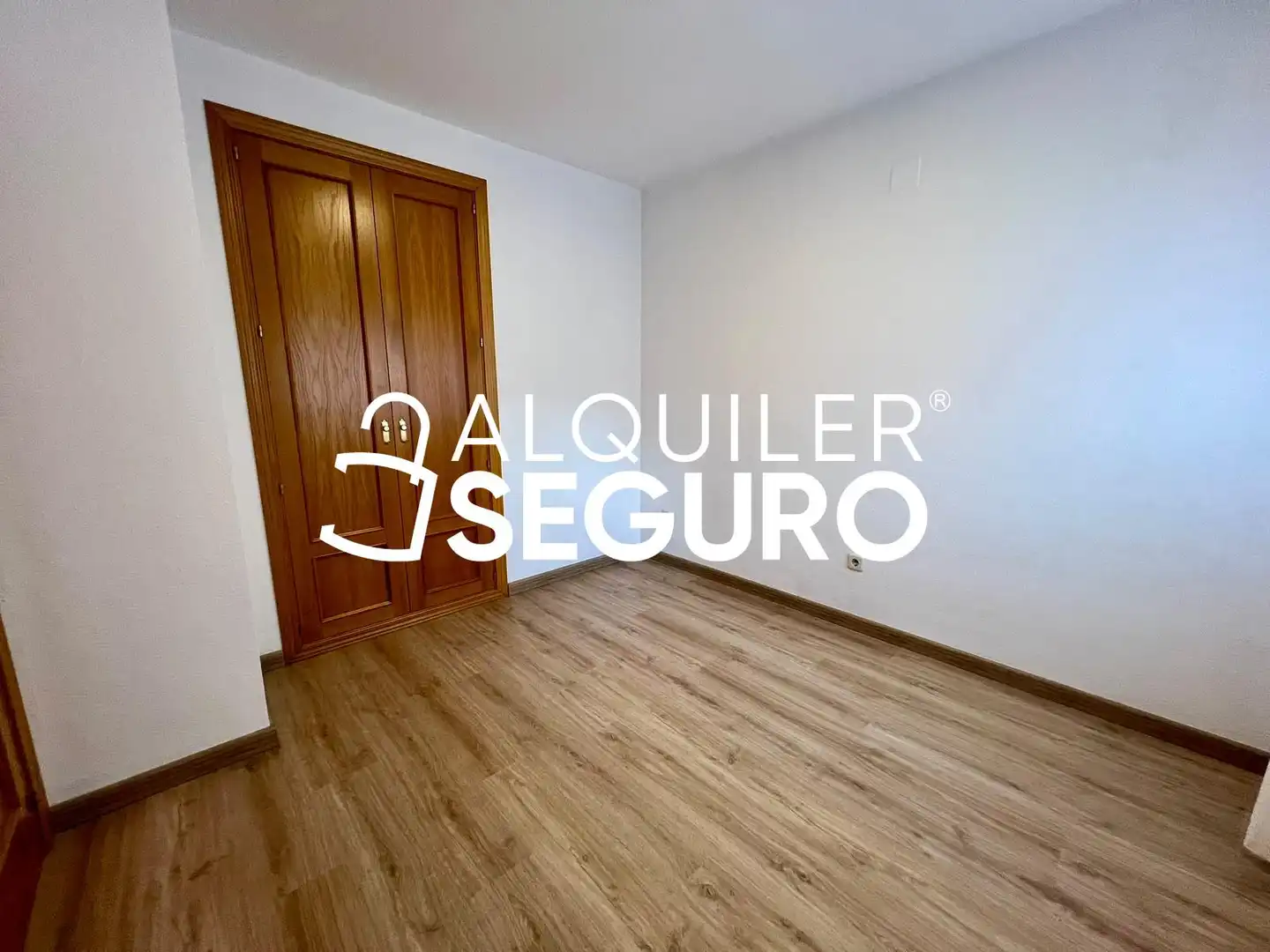 Habitación de Piso de alquiler en Madrid con Aire acondicionado, Calefacción y Piscina