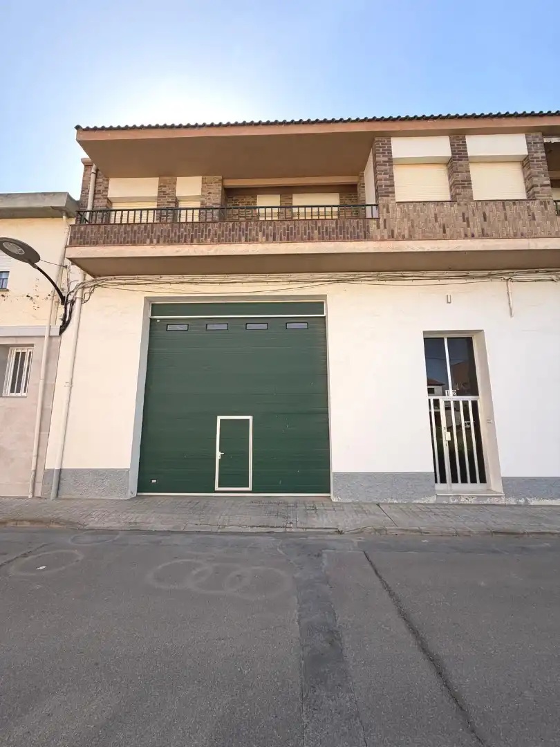 Vista exterior de Casa o chalet en venta en Binéfar con Terraza y Balcón
