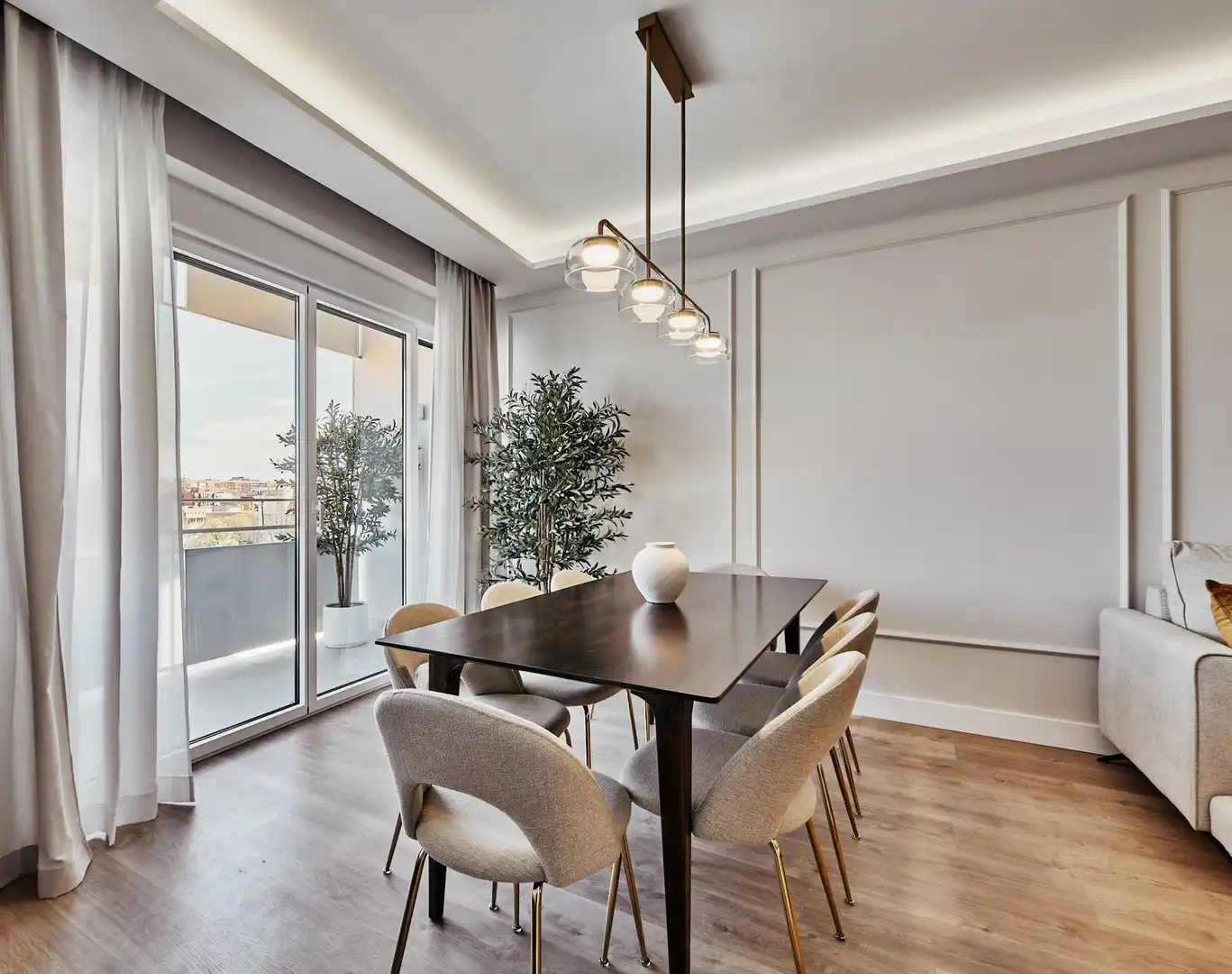 Menjador de Apartament en venda en Madrid amb Calefacció, Terrassa i Moblat