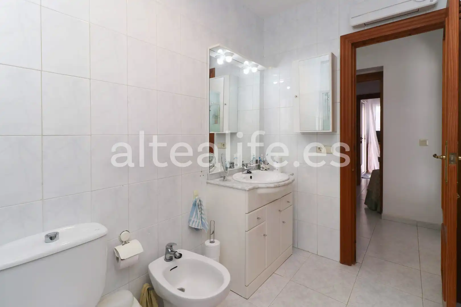 Bathroom of Houses for sale in L'Alfàs del Pi  with Air Conditioner, Private garden and Terrace