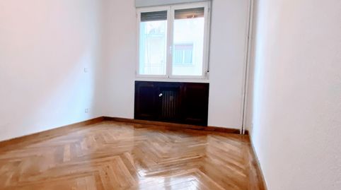 Foto 3 de Piso de alquiler en Fundadores, Fuente del Berro, Madrid Capital