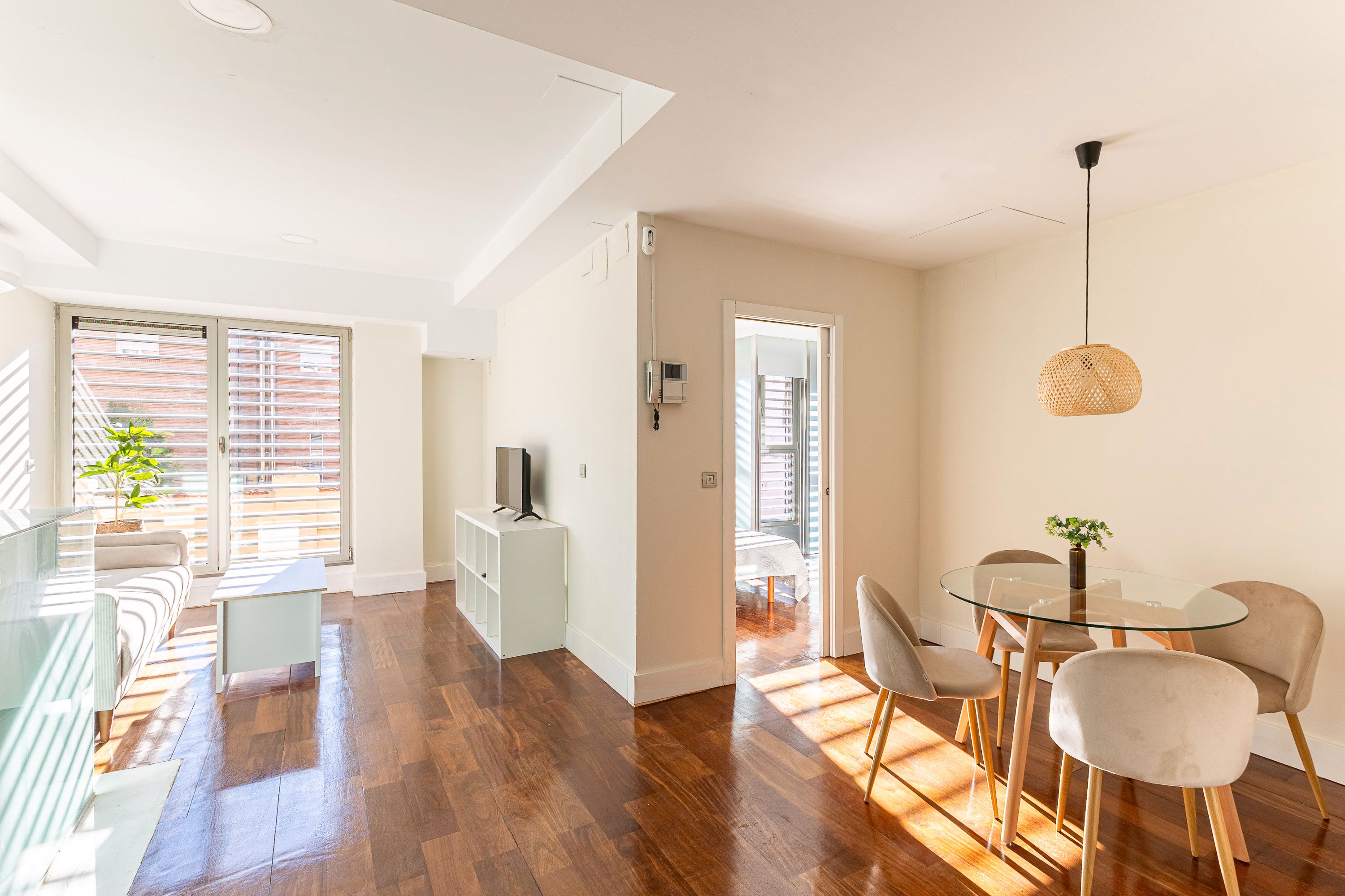 Sala d'estar de Dúplex en venda en  Madrid Capital amb Calefacció i Parquet