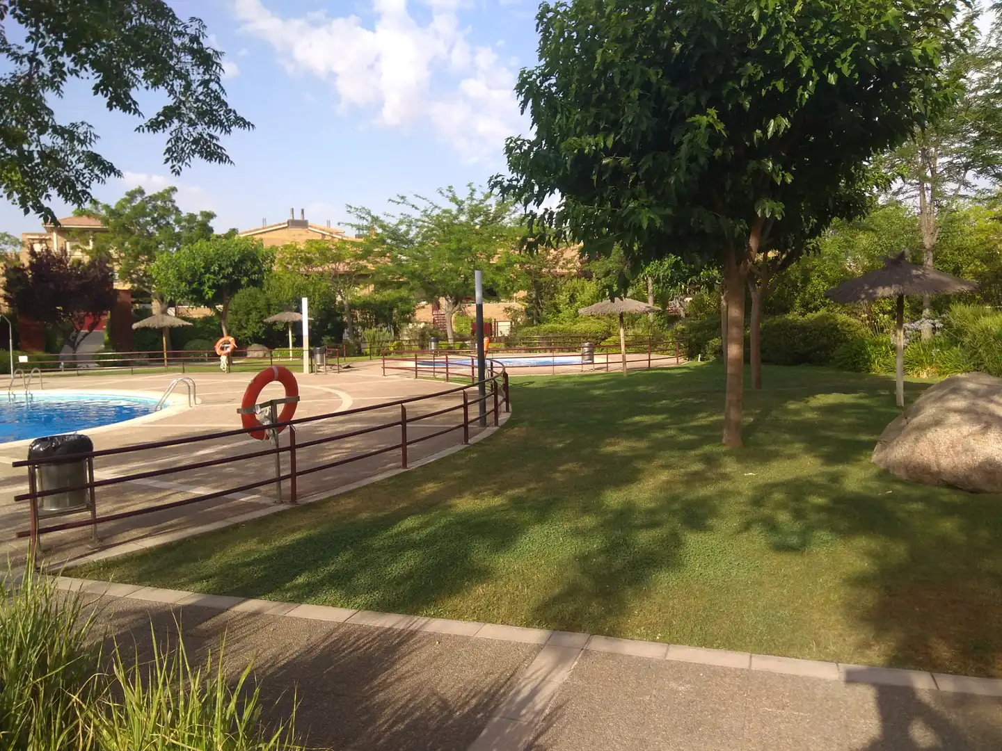 Piscina de Casa o chalet en venta en Zaragoza con Aire acondicionado, Jardín privado y Parquet