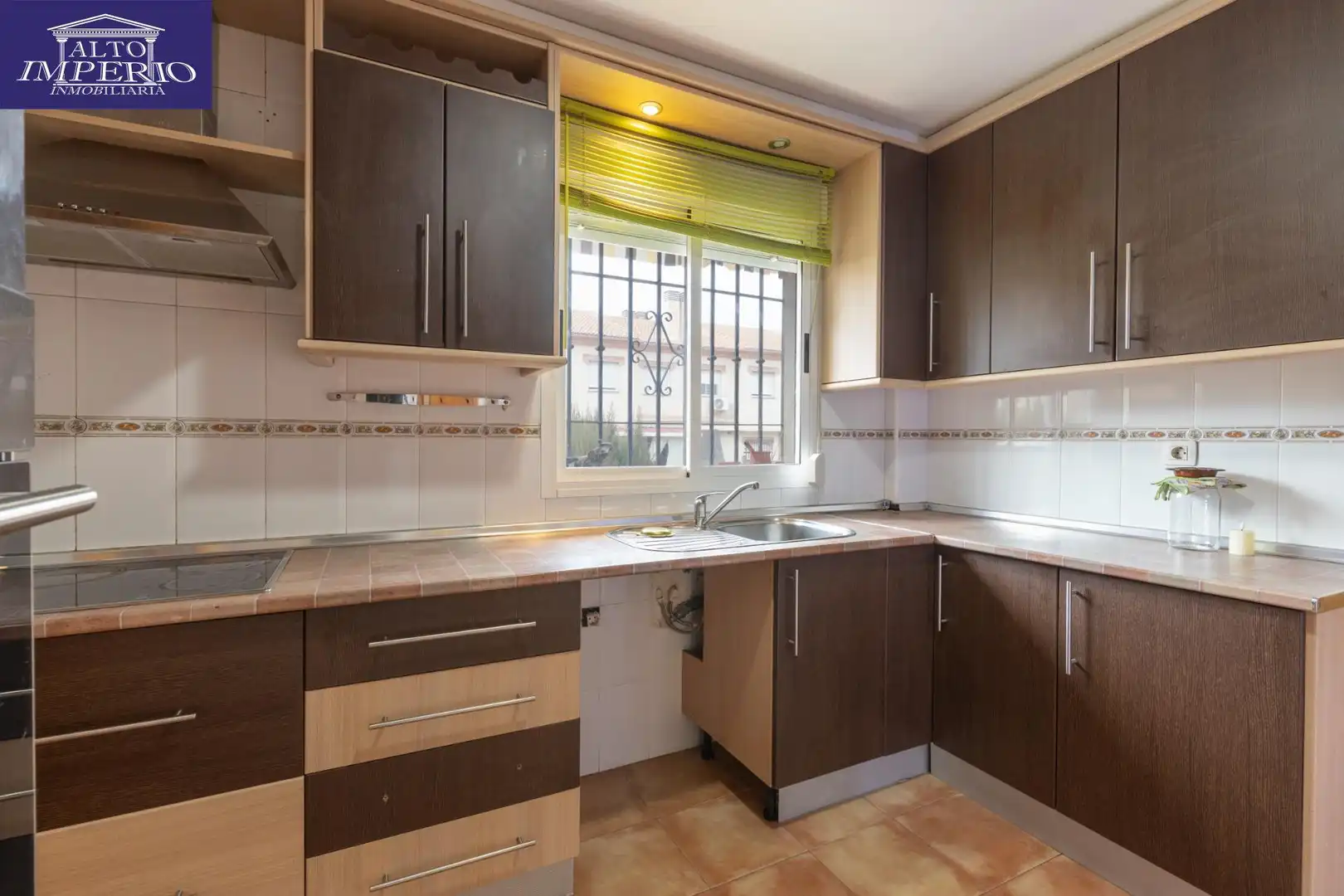 Casa adosada en venta en MARTE, 21, Ogíjares