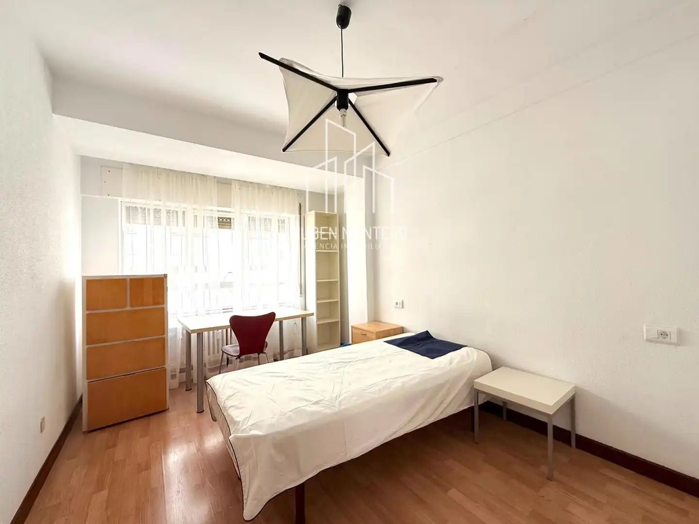 Schlafzimmer von Wohnung zur Miete in Salamanca mit Heizung, Terrasse und Möbliert