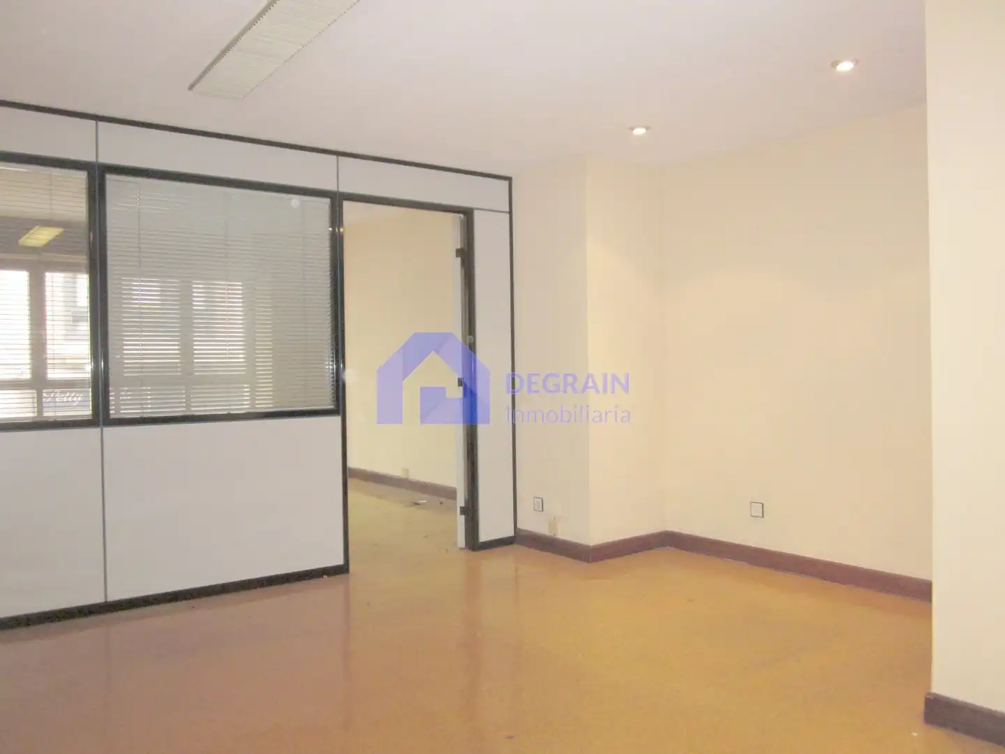 Büro zur Miete in Oviedo  mit Heizung