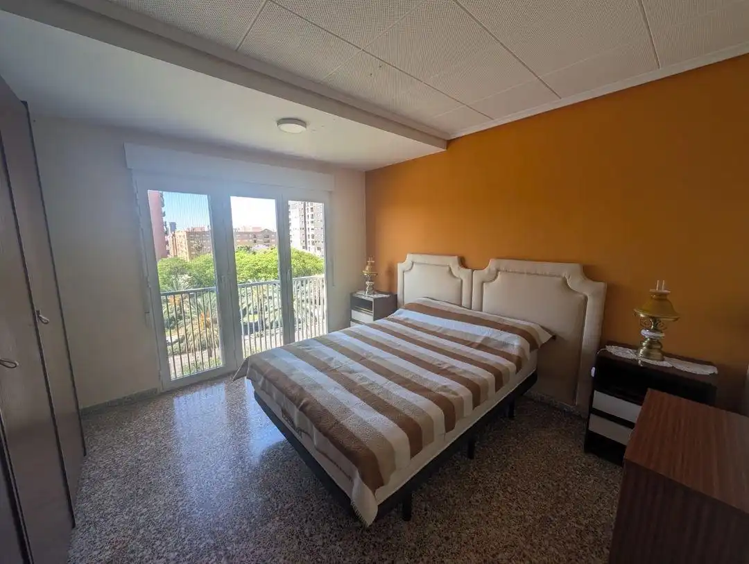 Schlafzimmer von Wohnung zum Verkauf in Valencia mit Klimaanlage und Möbliert