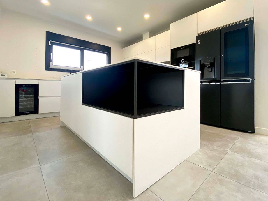 Cuina de Casa o xalet en venda en Vitoria - Gasteiz amb Calefacció, Jardí privat i Terrassa