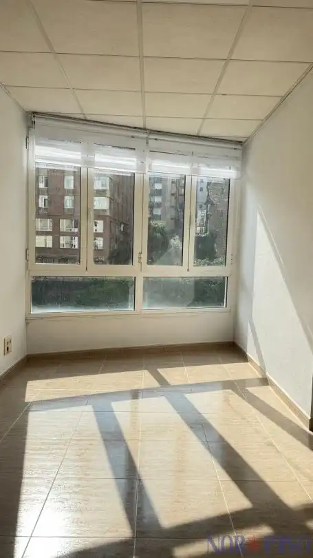 Habitación de Oficina de alquiler en Bilbao 