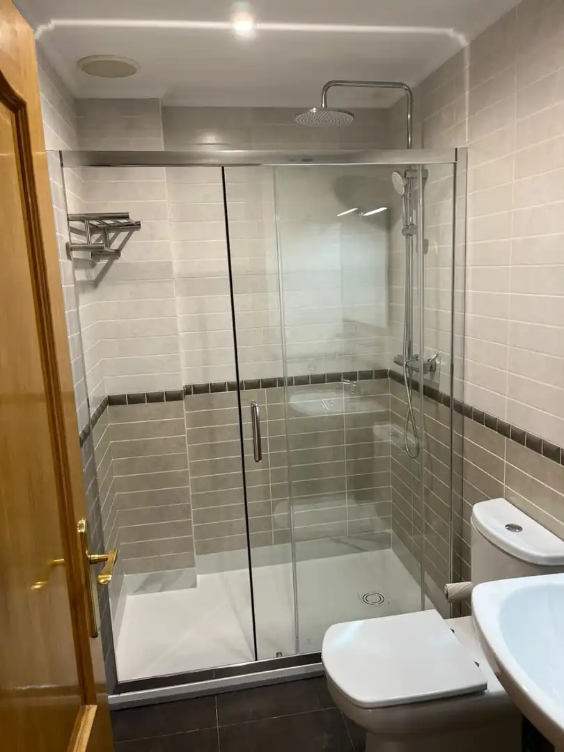 Bany de Pis de lloguer en Ferrol amb Calefacció, Parquet i Traster