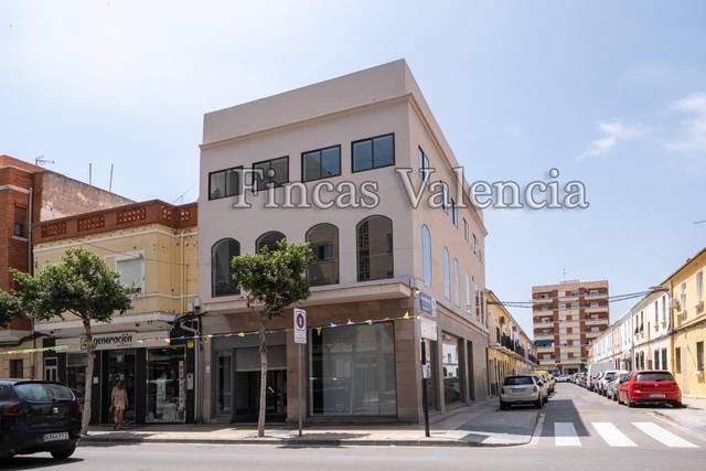 Edificio en Venta en Avenida de Abril - 9 de Octubre