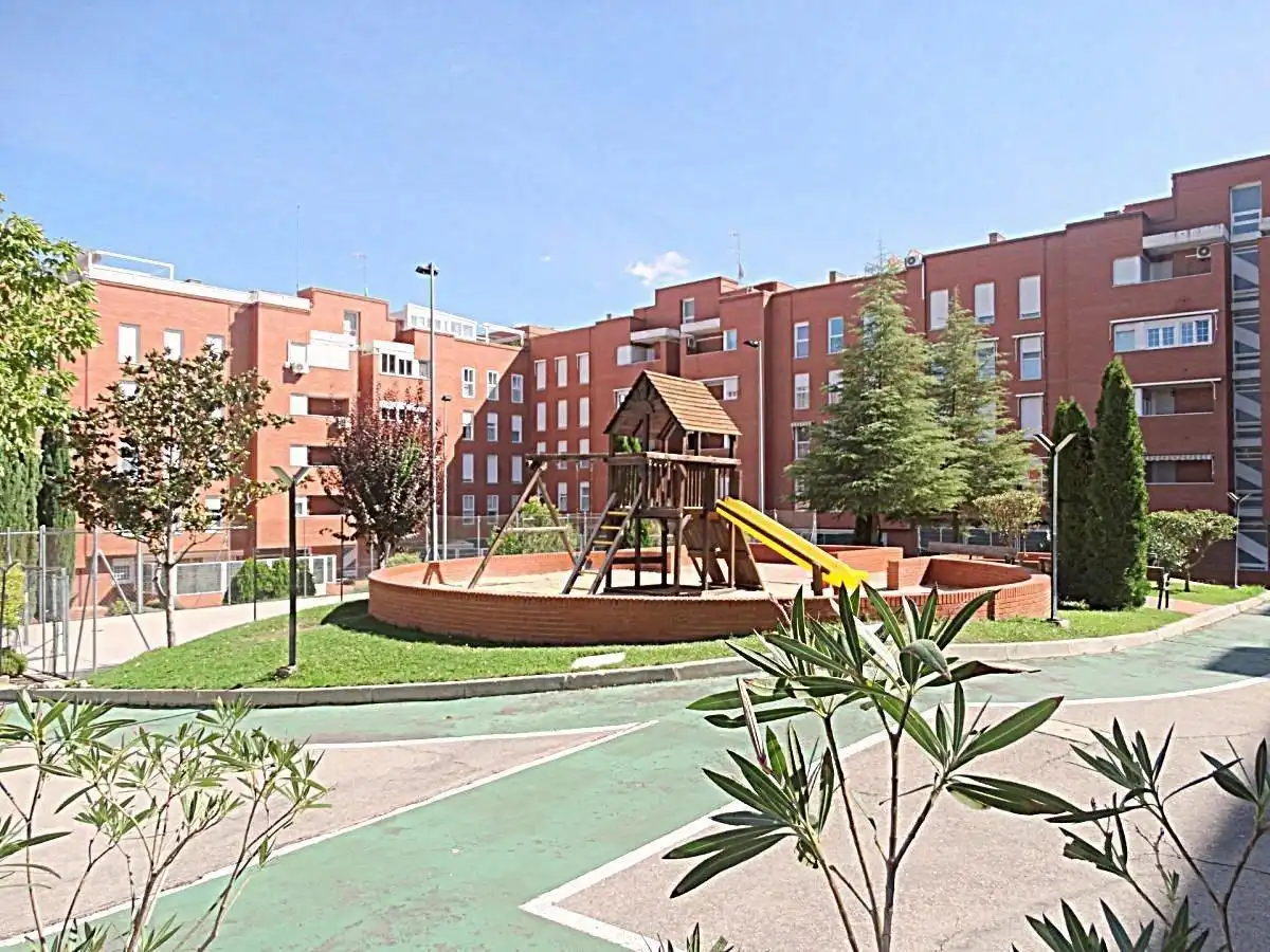 Flat for rent in Perlita