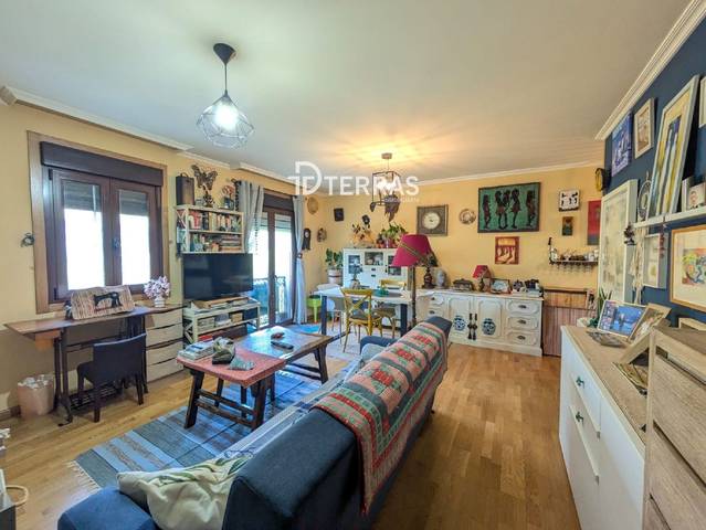 Piso en Venta en Bernardo Sagasta en Campo Lameiro
