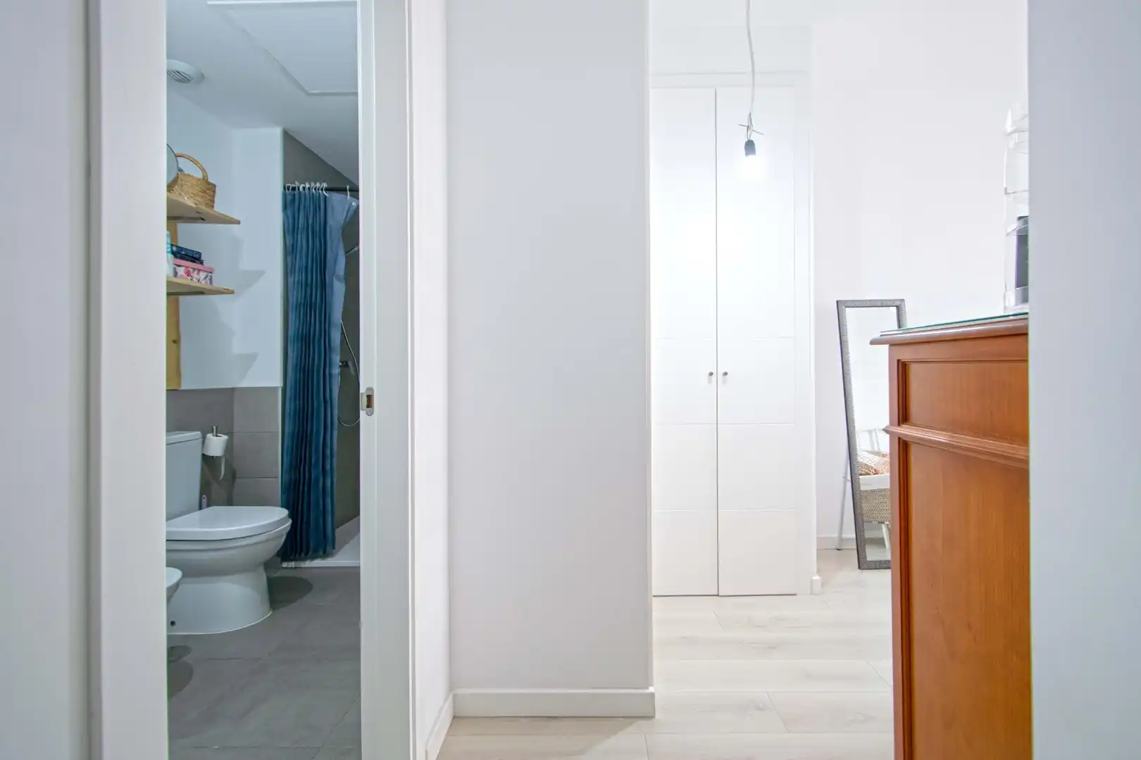 Bathroom of Flat for sale in Sevilla  with Air Conditioner, Heating and Private garden