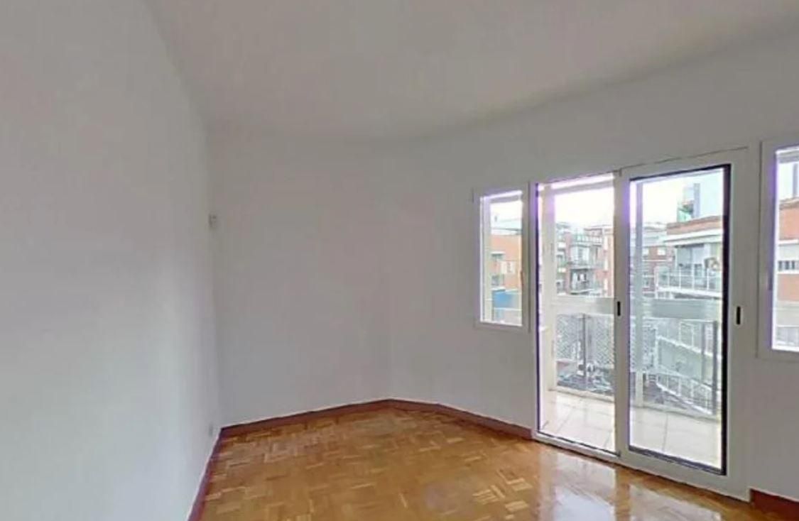 Bedroom of Flat for sale in  Madrid Capital