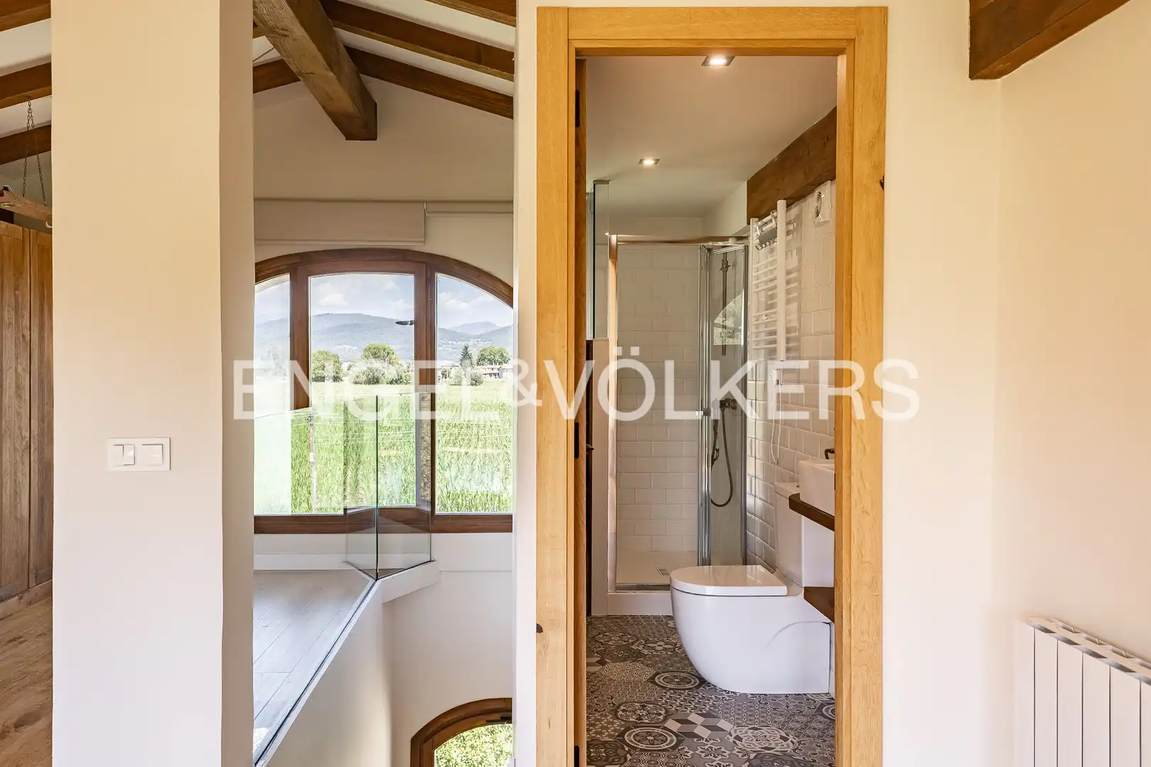 Badezimmer von Haus oder Chalet zum Verkauf in La Vall d'en Bas mit Heizung und Privatgarten
