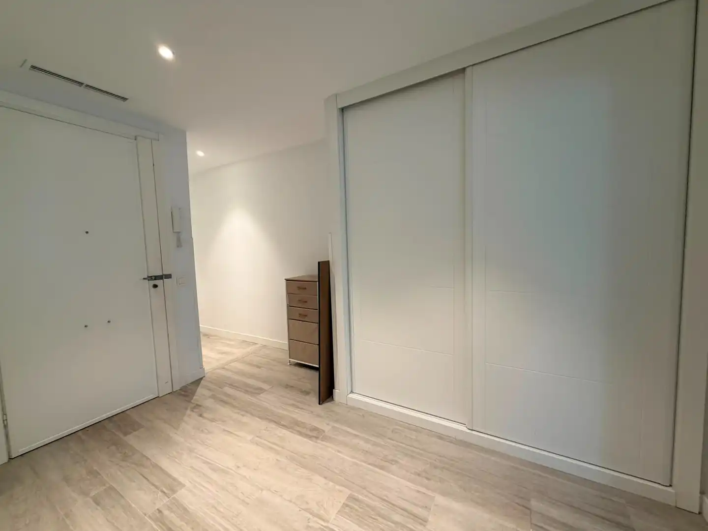 Flat for sale in Madrid  with Air Conditioner, Heating and Storage room