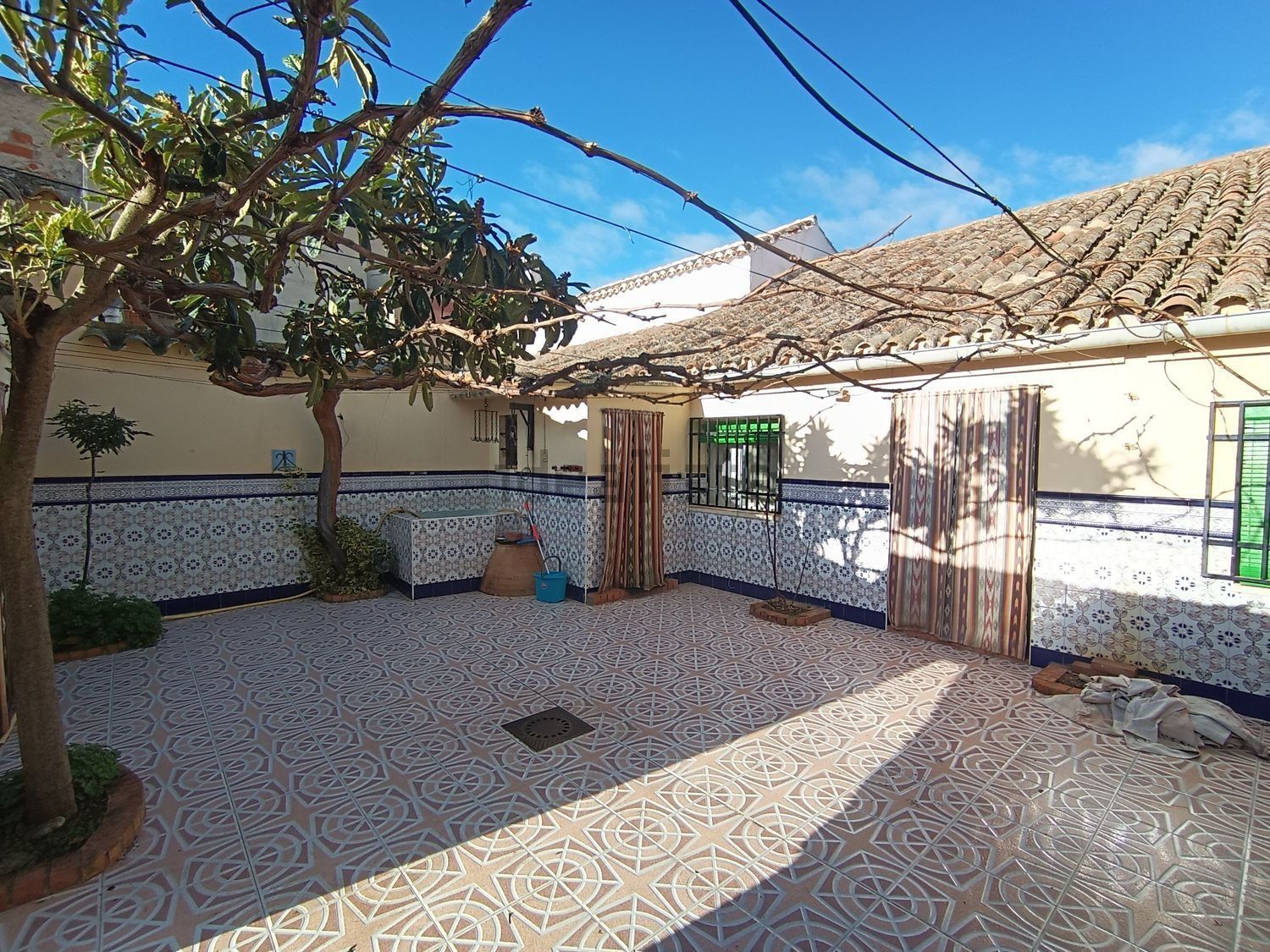 Vista exterior de Pis en venda en Calzada de Calatrava amb Jardí privat