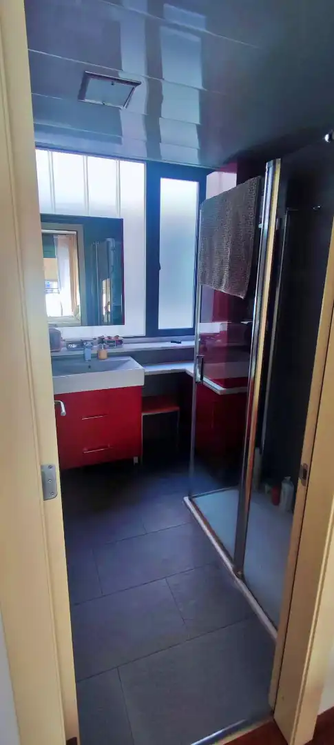 Baño de Piso en venta en L'Hospitalet de Llobregat con Aire acondicionado, Calefacción y Parquet