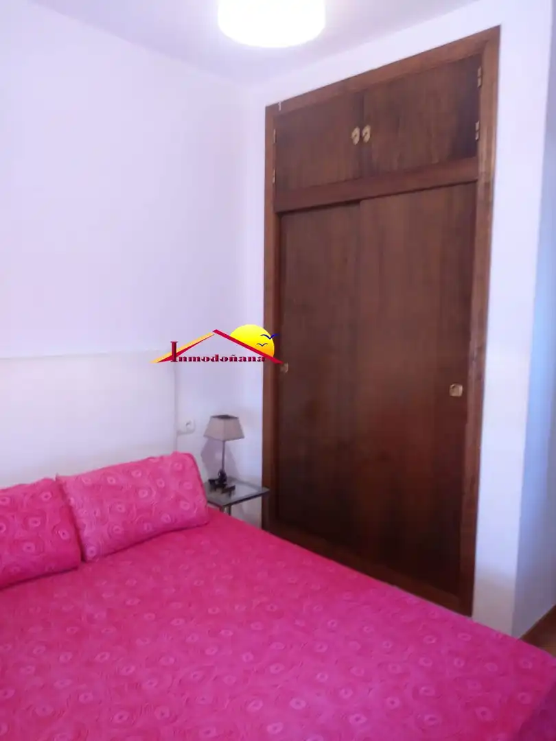 Dormitori de Casa adosada en venda en Almonte amb Terrassa, Traster i Moblat