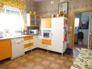 Cuina de Casa o xalet en venda en Dos Hermanas amb Aire condicionat, Jardí privat i Terrassa