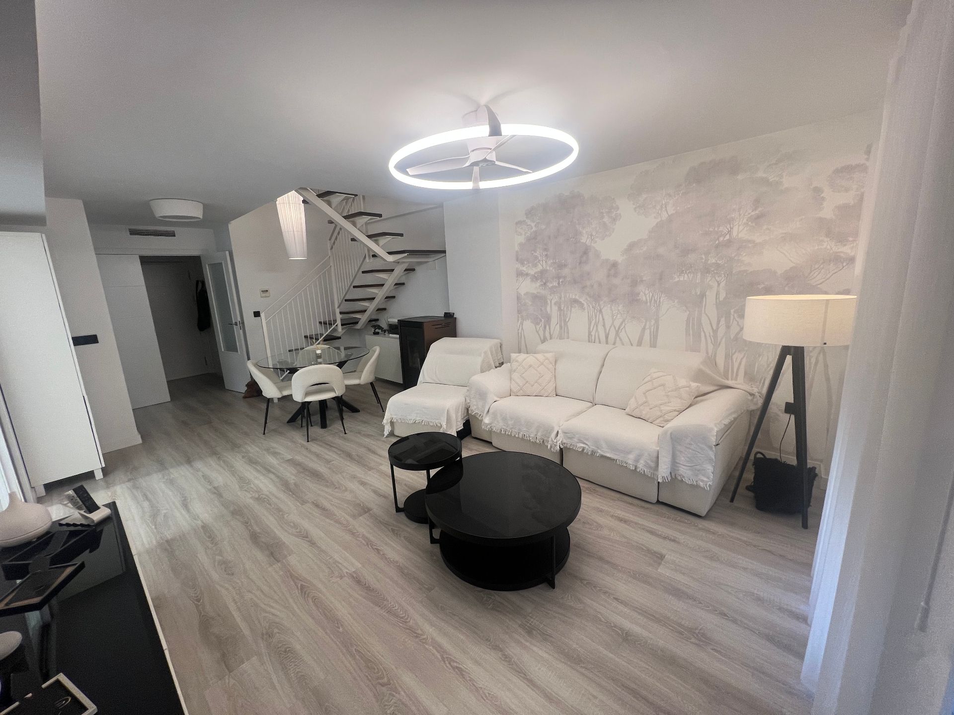Sala d'estar de Dúplex en venda en  Jaén Capital amb Aire condicionat, Calefacció i Parquet