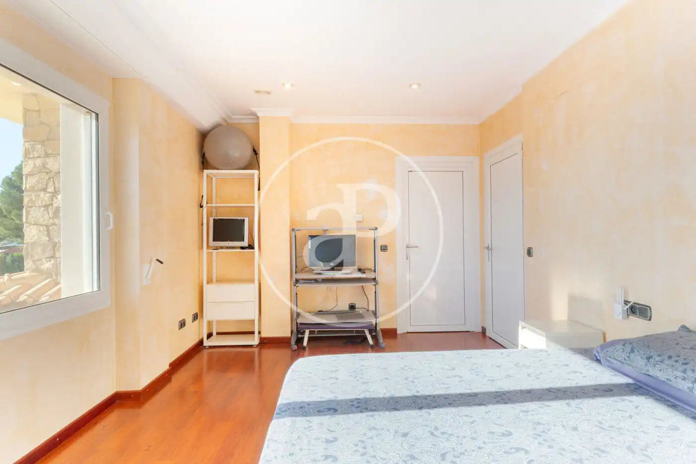 Habitación de Casa o chalet en venta en Serra con Aire acondicionado, Calefacción y Jardín privado