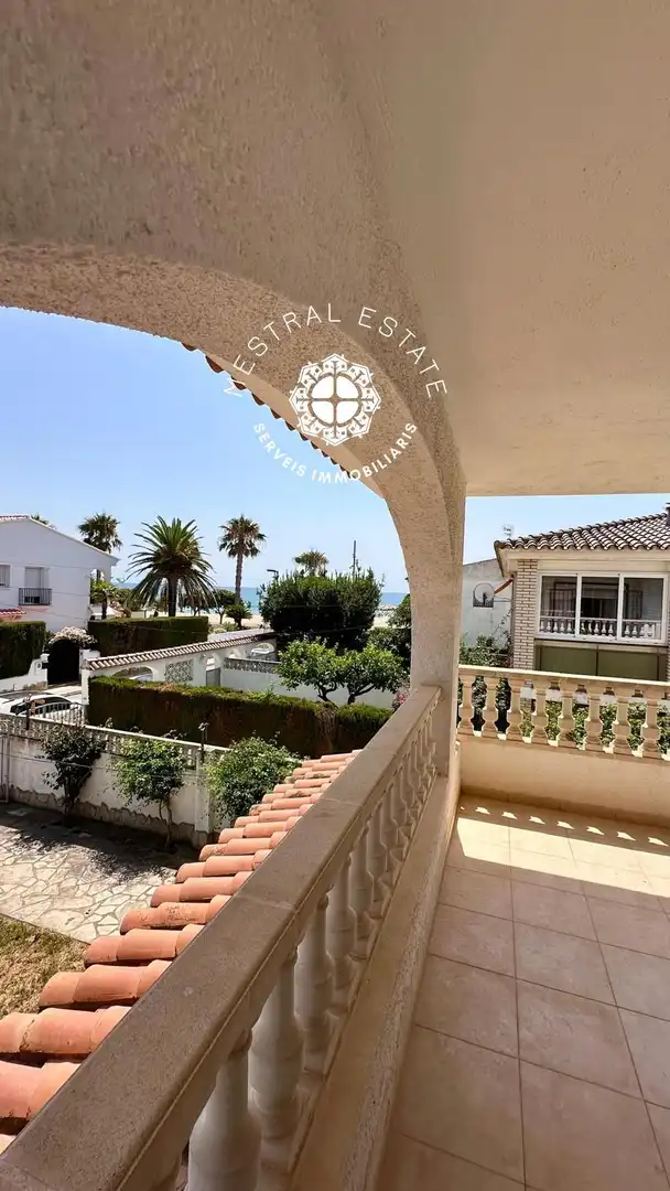 Vista exterior de Casa adosada en venta en Cambrils con Calefacción, Terraza y Trastero