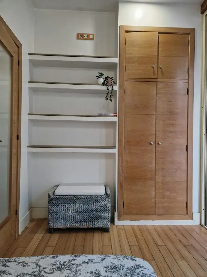 Schlafzimmer von Wohnung zur Miete in Valencia mit Klimaanlage, Heizung und Möbliert