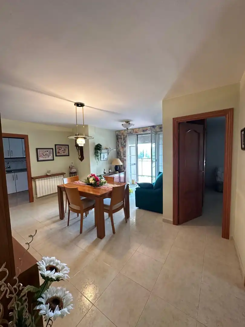 Comedor de Piso en venta en Manresa con Calefacción, Terraza y Horno