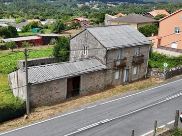 Casa amb jardí en venda a Rianxo