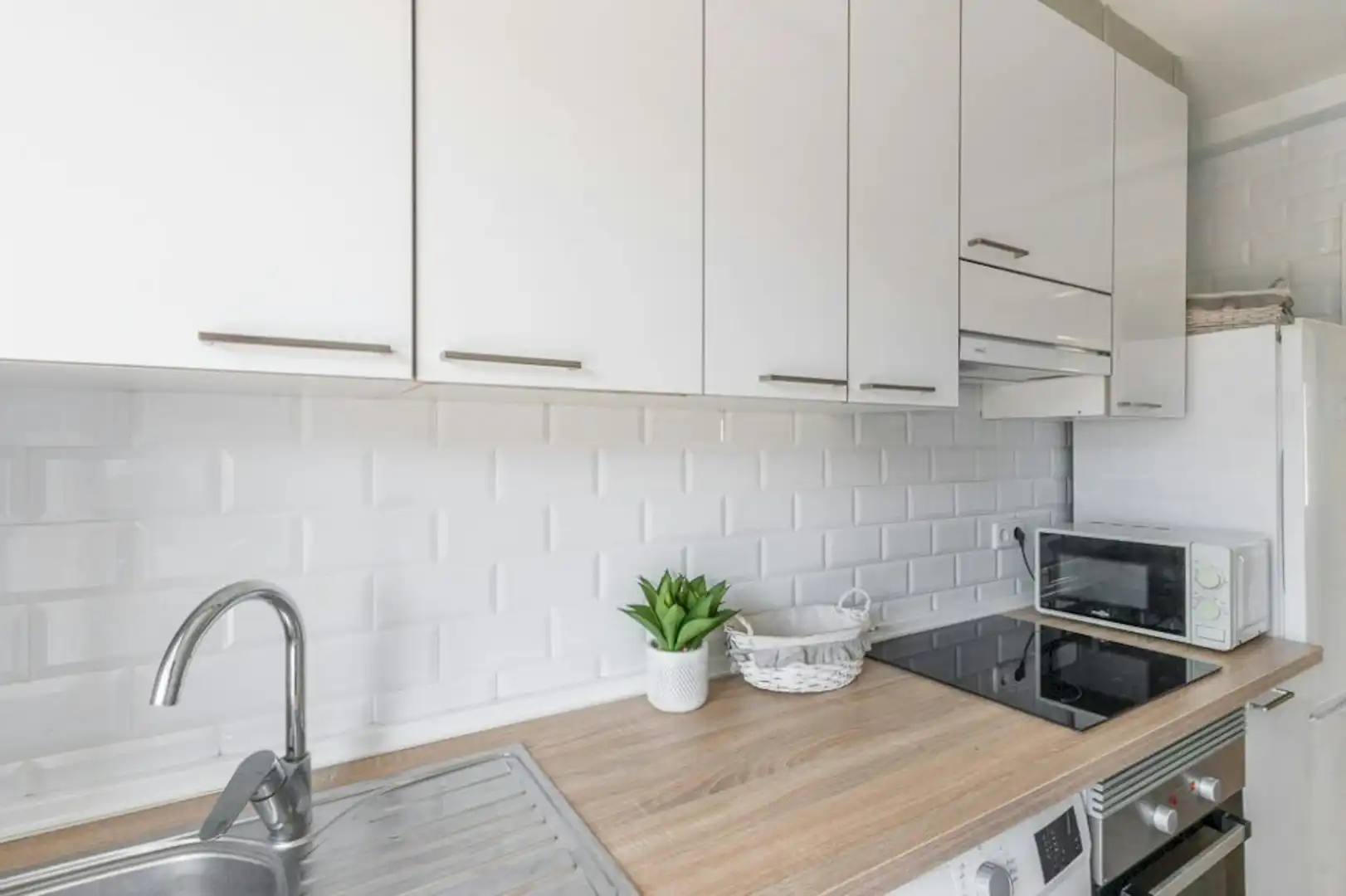 Kitchen of Flat for share in Madrid  with Furnished, Washing machine and TV