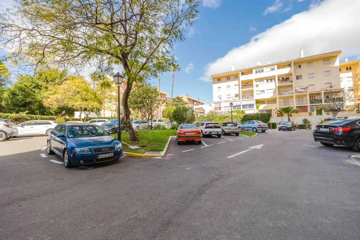 Parking de Planta baja en venta en Benalmádena con Calefacción y Piscina